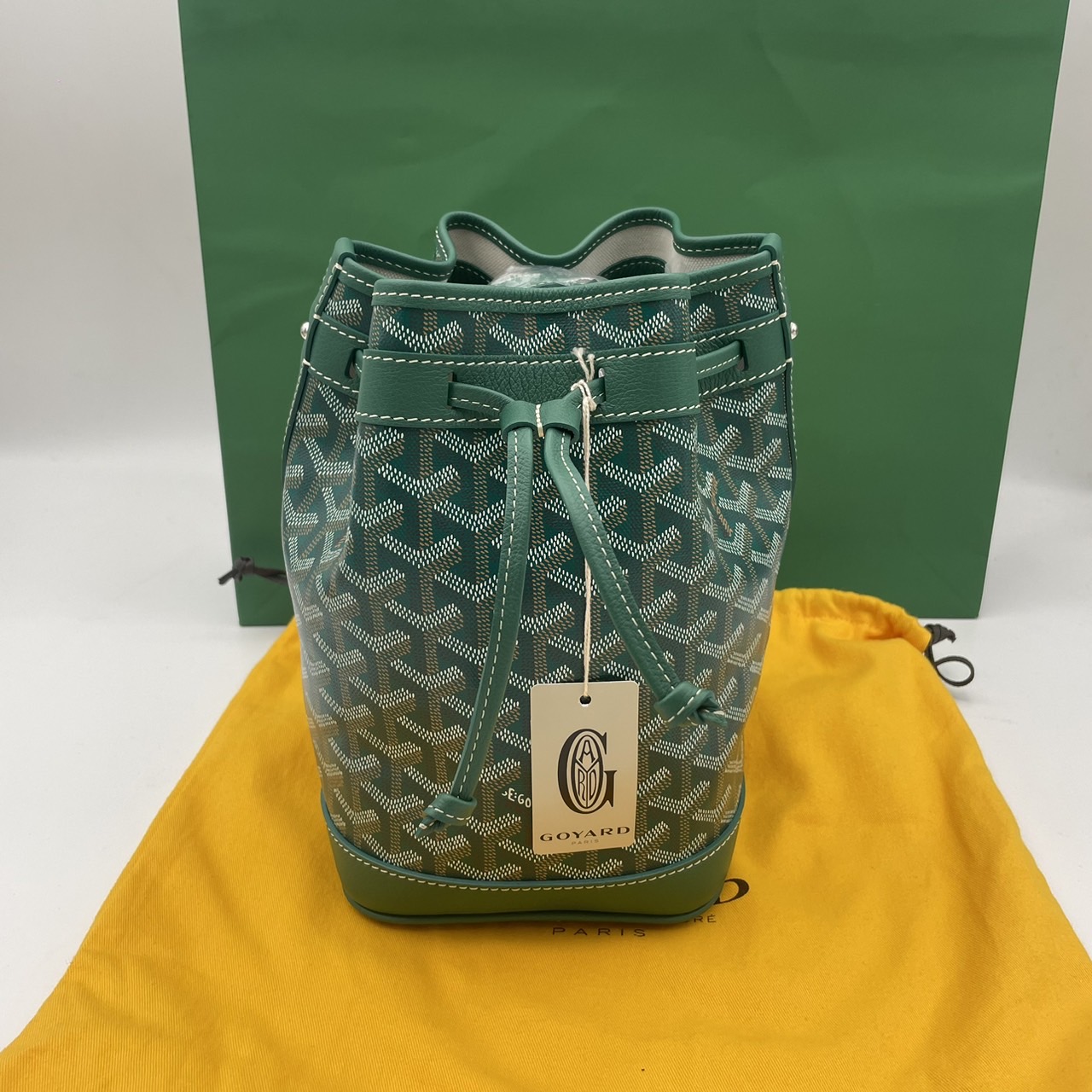 New petit flot bucket bag