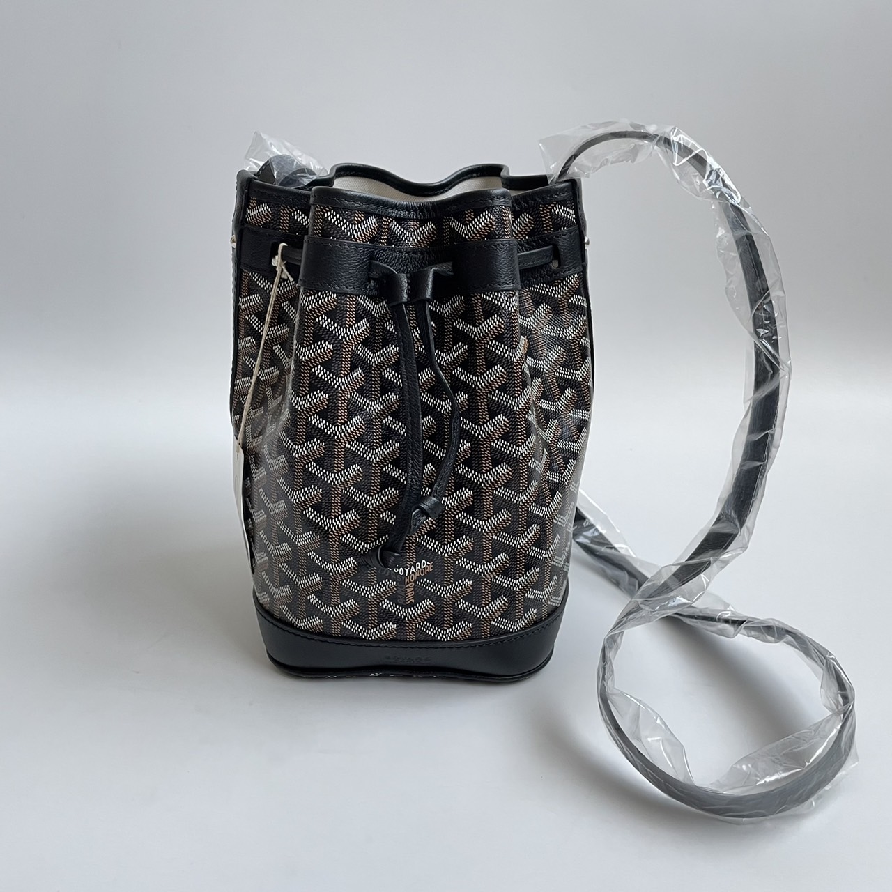 New petit flot bucket bag